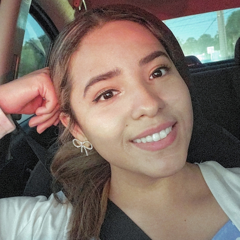 Meet your Posher, Nathaly